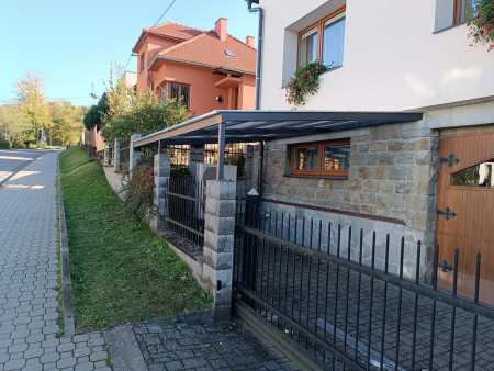 Přístřešek stání pro auta - krytina lexan